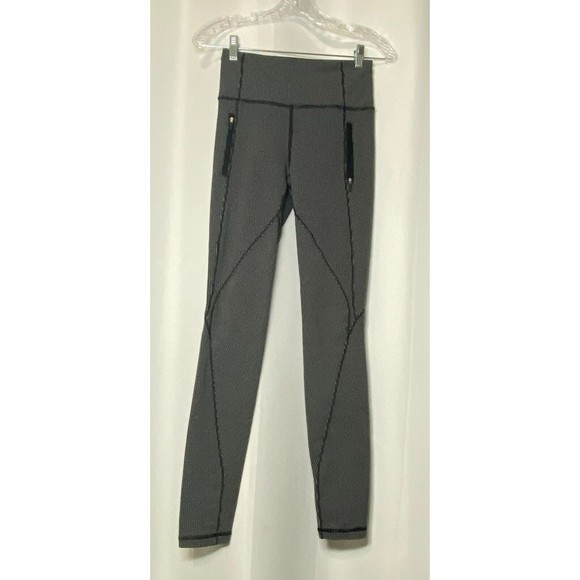Lululemon Women Run It Out Tight Luxtreme Size 4 Black & White Zipper Pockets - Picture 1 of 7